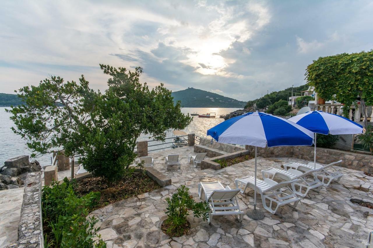 Apartment Villa Molunat