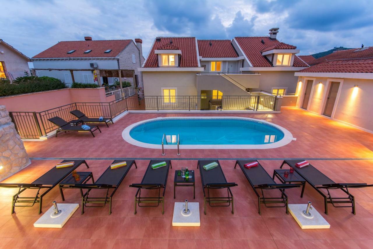 Apartment Villa Molunat